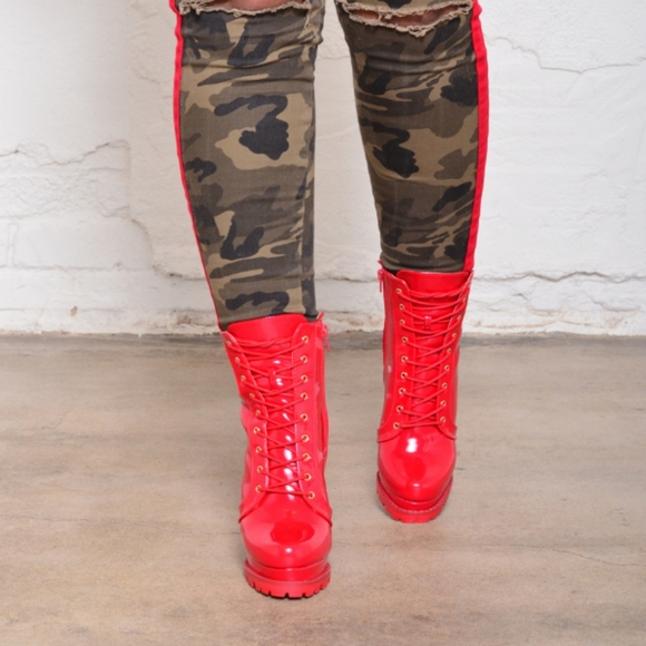 Montclair Platform Boots - Picture 3 of 3